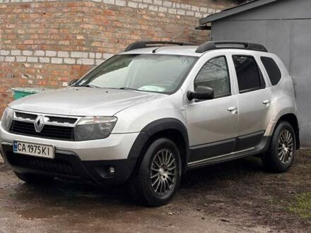 Серый Рено Дастер, объемом двигателя 1.46 л и пробегом 200 тыс. км за 8000 $, фото 1 на Automoto.ua