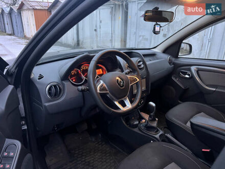 Рено Дастер 2017 в Киеве на Automoto.ua Серый Рено Дастер, объемом двигателя 1.46 л и пробегом 68 тыс. км за 14800 $, фото 1 на Automoto.ua