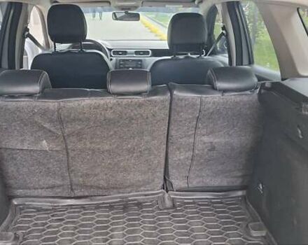 Серый Рено Дастер, объемом двигателя 1.6 л и пробегом 153 тыс. км за 13000 $, фото 1 на Automoto.ua