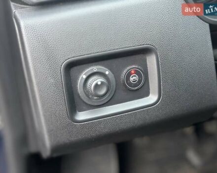 Синий Рено Дастер, объемом двигателя 1.6 л и пробегом 90 тыс. км за 15500 $, фото 18 на Automoto.ua