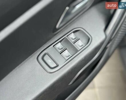 Синий Рено Дастер, объемом двигателя 1.6 л и пробегом 90 тыс. км за 15500 $, фото 16 на Automoto.ua