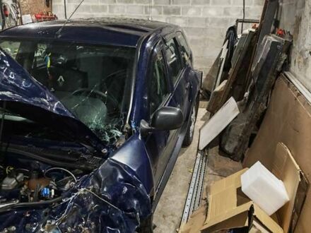 Синій Рено Дастер, об'ємом двигуна 1.6 л та пробігом 102 тис. км за 3300 $, фото 1 на Automoto.ua