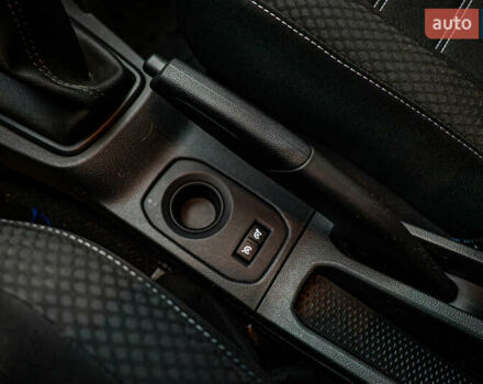 Зелений Рено Дастер, об'ємом двигуна 1.5 л та пробігом 72 тис. км за 21108 $, фото 17 на Automoto.ua