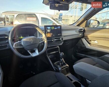 Зеленый Рено Дастер, объемом двигателя 1.46 л и пробегом 1 тыс. км за 26097 $, фото 15 на Automoto.ua