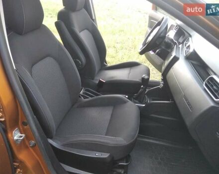 Помаранчевий Рено Дастер, об'ємом двигуна 1.5 л та пробігом 160 тис. км за 15400 $, фото 6 на Automoto.ua