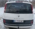 Белый Рено Эспейс, объемом двигателя 1.9 л и пробегом 307 тыс. км за 3700 $, фото 3 на Automoto.ua