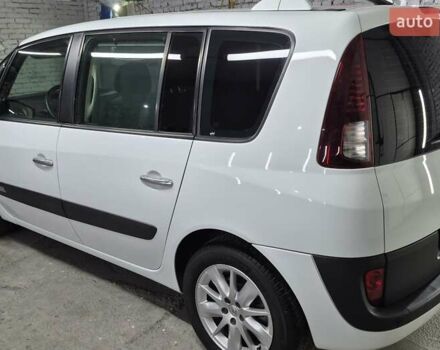 Білий Рено Еспейс, об'ємом двигуна 2 л та пробігом 210 тис. км за 8650 $, фото 4 на Automoto.ua