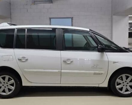 Белый Рено Эспейс, объемом двигателя 2 л и пробегом 260 тыс. км за 8550 $, фото 5 на Automoto.ua