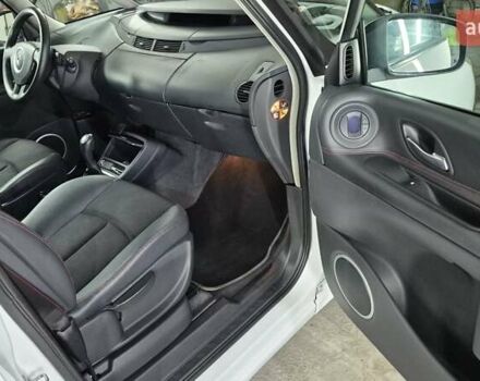 Білий Рено Еспейс, об'ємом двигуна 2 л та пробігом 210 тис. км за 8650 $, фото 20 на Automoto.ua