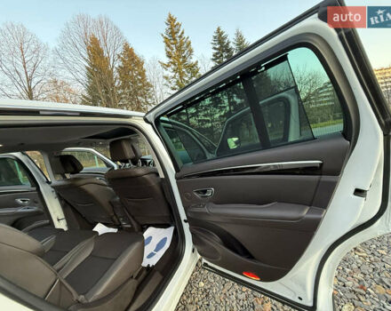 Белый Рено Эспейс, объемом двигателя 1.6 л и пробегом 154 тыс. км за 16999 $, фото 27 на Automoto.ua