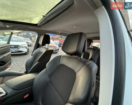 Белый Рено Эспейс, объемом двигателя 1.6 л и пробегом 154 тыс. км за 16999 $, фото 45 на Automoto.ua