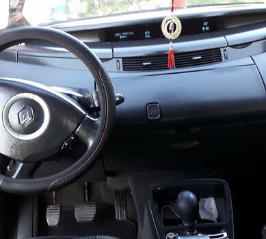 Черный Рено Эспейс, объемом двигателя 2 л и пробегом 238 тыс. км за 6600 $, фото 1 на Automoto.ua