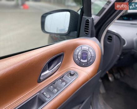 Чорний Рено Еспейс, об'ємом двигуна 2 л та пробігом 256 тис. км за 7499 $, фото 38 на Automoto.ua