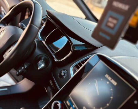 Черный Рено Эспейс, объемом двигателя 1.6 л и пробегом 173 тыс. км за 17000 $, фото 78 на Automoto.ua