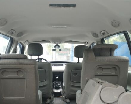 Красный Рено Эспейс, объемом двигателя 2 л и пробегом 350 тыс. км за 2381 $, фото 5 на Automoto.ua