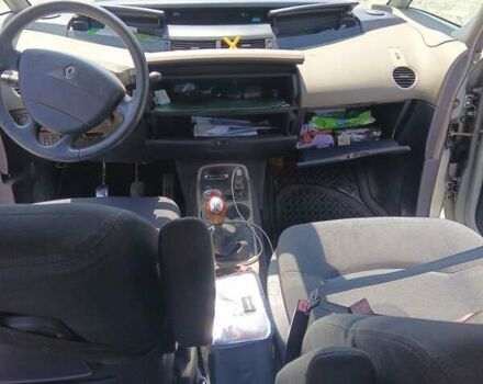 Рено Эспейс, объемом двигателя 1.9 л и пробегом 380 тыс. км за 2500 $, фото 4 на Automoto.ua