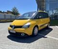 Желтый Рено Эспейс, объемом двигателя 2 л и пробегом 257 тыс. км за 7500 $, фото 1 на Automoto.ua