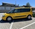 Желтый Рено Эспейс, объемом двигателя 2 л и пробегом 257 тыс. км за 7500 $, фото 3 на Automoto.ua