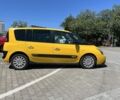 Желтый Рено Эспейс, объемом двигателя 2 л и пробегом 257 тыс. км за 7500 $, фото 1 на Automoto.ua