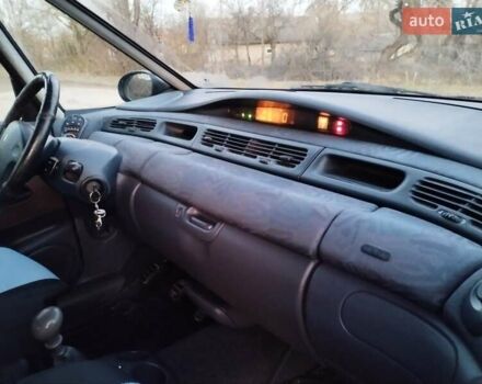 Сірий Рено Еспейс, об'ємом двигуна 2 л та пробігом 260 тис. км за 1950 $, фото 31 на Automoto.ua