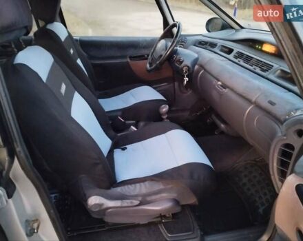 Сірий Рено Еспейс, об'ємом двигуна 2 л та пробігом 260 тис. км за 1950 $, фото 33 на Automoto.ua