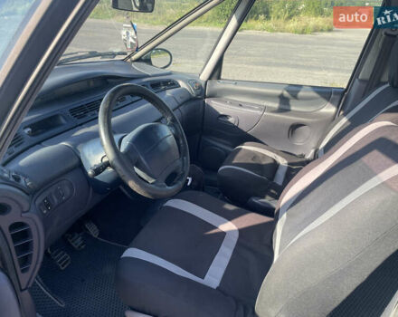 Сірий Рено Еспейс, об'ємом двигуна 2 л та пробігом 328 тис. км за 3500 $, фото 11 на Automoto.ua