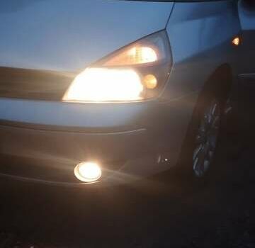 Серый Рено Эспейс, объемом двигателя 2 л и пробегом 267 тыс. км за 4500 $, фото 5 на Automoto.ua