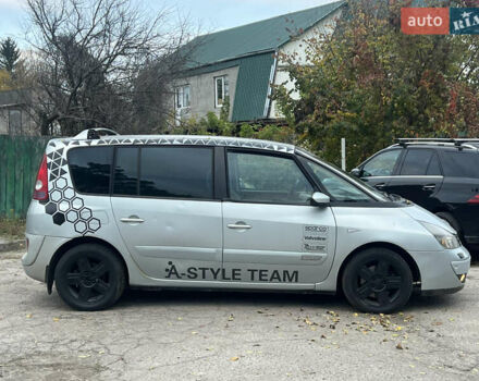 Серый Рено Эспейс, объемом двигателя 2.2 л и пробегом 248 тыс. км за 2500 $, фото 1 на Automoto.ua