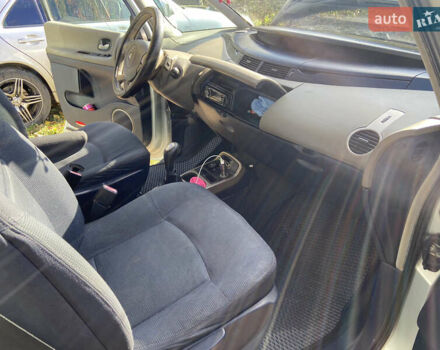 Рено Еспейс 2003 у Хмельницькому на Automoto.ua Сірий Рено Еспейс, об'ємом двигуна 2.19 л та пробігом 557 тис. км за 4500 $, фото 16 на Automoto.ua