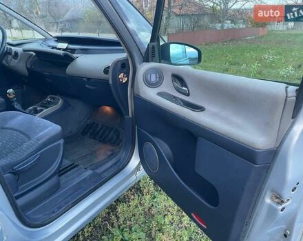 Серый Рено Эспейс, объемом двигателя 2.2 л и пробегом 212 тыс. км за 3800 $, фото 17 на Automoto.ua