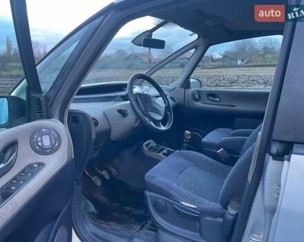 Серый Рено Эспейс, объемом двигателя 2.2 л и пробегом 212 тыс. км за 3800 $, фото 12 на Automoto.ua