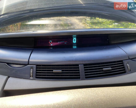 Рено Еспейс 2003 у Хмельницькому на Automoto.ua Сірий Рено Еспейс, об'ємом двигуна 2.19 л та пробігом 557 тис. км за 4500 $, фото 19 на Automoto.ua