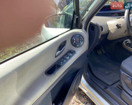 Рено Еспейс 2003 у Хмельницькому на Automoto.ua Сірий Рено Еспейс, об'ємом двигуна 2.19 л та пробігом 557 тис. км за 4500 $, фото 14 на Automoto.ua