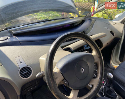 Рено Еспейс 2003 у Хмельницькому на Automoto.ua Сірий Рено Еспейс, об'ємом двигуна 2.19 л та пробігом 557 тис. км за 4500 $, фото 12 на Automoto.ua