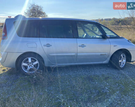 Рено Еспейс 2003 у Хмельницькому на Automoto.ua Сірий Рено Еспейс, об'ємом двигуна 2.19 л та пробігом 557 тис. км за 4500 $, фото 5 на Automoto.ua