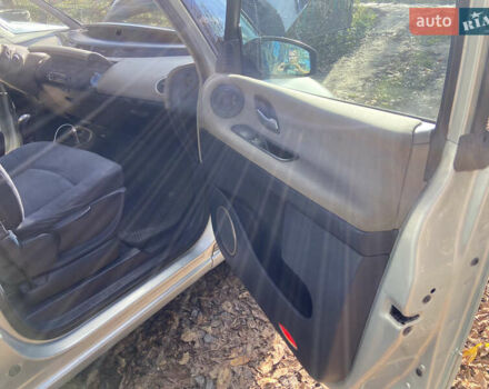 Рено Еспейс 2003 у Хмельницькому на Automoto.ua Сірий Рено Еспейс, об'ємом двигуна 2.19 л та пробігом 557 тис. км за 4500 $, фото 15 на Automoto.ua