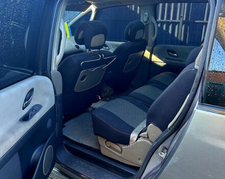 Рено Эспейс 2004 в Першотравенске на Automoto.ua Серый Рено Эспейс, объемом двигателя 1.9 л и пробегом 280 тыс. км за 3800 $, фото 4 на Automoto.ua