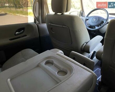 Серый Рено Эспейс, объемом двигателя 2 л и пробегом 187 тыс. км за 5499 $, фото 48 на Automoto.ua