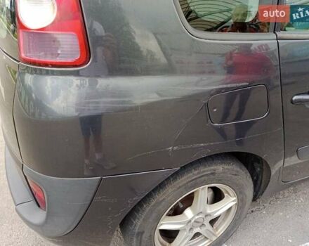 Рено Эспейс 2004 в Харькове на Automoto.ua Серый Рено Эспейс, объемом двигателя 2 л и пробегом 250 тыс. км за 4700 $, фото 9 на Automoto.ua