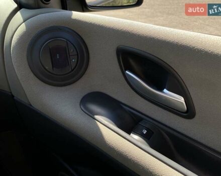 Серый Рено Эспейс, объемом двигателя 2 л и пробегом 187 тыс. км за 5499 $, фото 39 на Automoto.ua