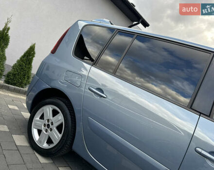 Серый Рено Эспейс, объемом двигателя 2 л и пробегом 228 тыс. км за 6750 $, фото 32 на Automoto.ua