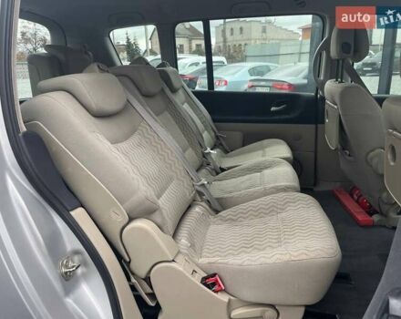 Сірий Рено Еспейс, об'ємом двигуна 2 л та пробігом 223 тис. км за 4990 $, фото 10 на Automoto.ua