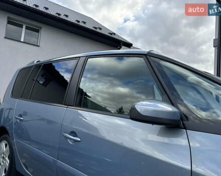 Серый Рено Эспейс, объемом двигателя 2 л и пробегом 228 тыс. км за 6750 $, фото 29 на Automoto.ua