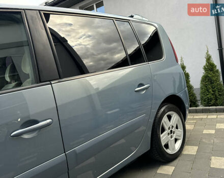 Серый Рено Эспейс, объемом двигателя 2 л и пробегом 228 тыс. км за 6750 $, фото 15 на Automoto.ua