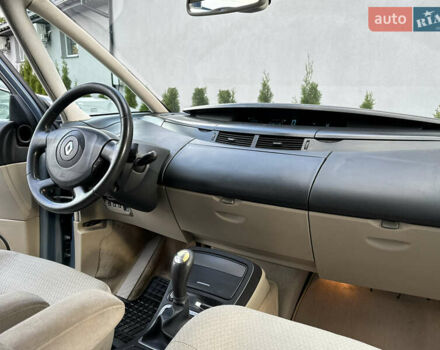 Серый Рено Эспейс, объемом двигателя 2 л и пробегом 228 тыс. км за 6750 $, фото 74 на Automoto.ua