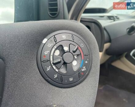 Сірий Рено Еспейс, об'ємом двигуна 2 л та пробігом 223 тис. км за 4990 $, фото 16 на Automoto.ua