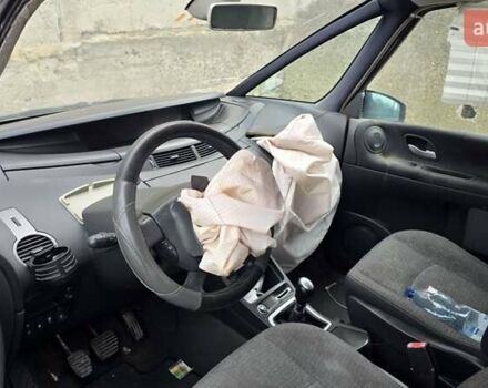 Серый Рено Эспейс, объемом двигателя 2 л и пробегом 250 тыс. км за 3200 $, фото 7 на Automoto.ua