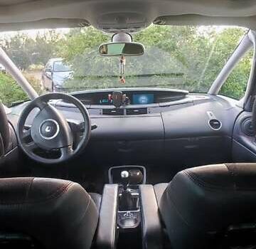 Серый Рено Эспейс, объемом двигателя 2 л и пробегом 273 тыс. км за 7699 $, фото 17 на Automoto.ua