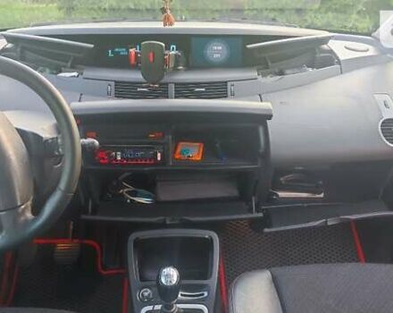 Серый Рено Эспейс, объемом двигателя 2 л и пробегом 273 тыс. км за 7699 $, фото 16 на Automoto.ua