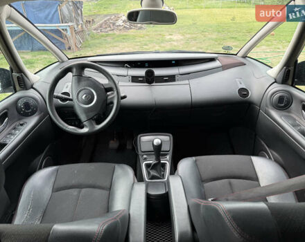 Серый Рено Эспейс, объемом двигателя 2 л и пробегом 225 тыс. км за 8400 $, фото 5 на Automoto.ua